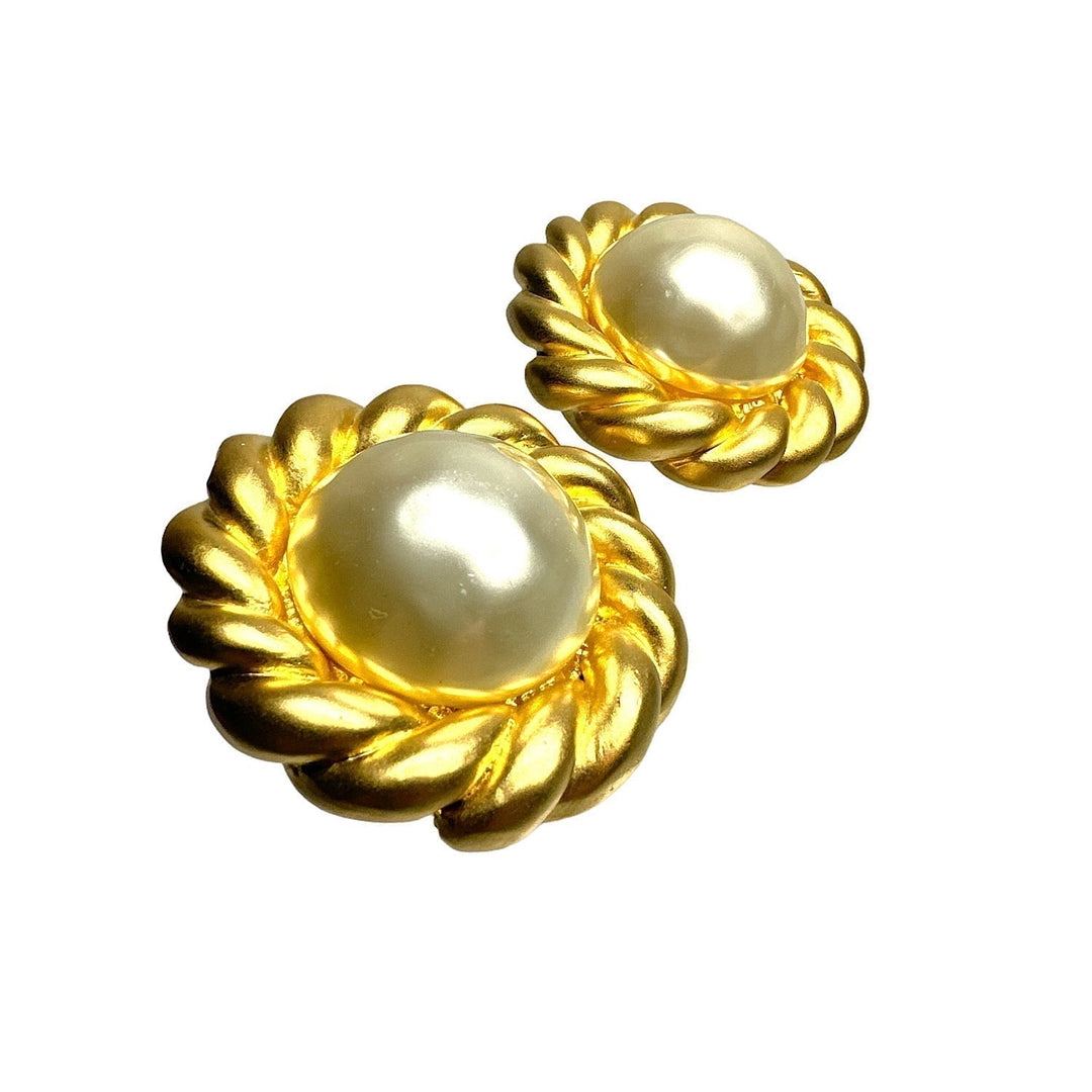 Vintage Top Quality Chanel Mabe Pearl Earrings