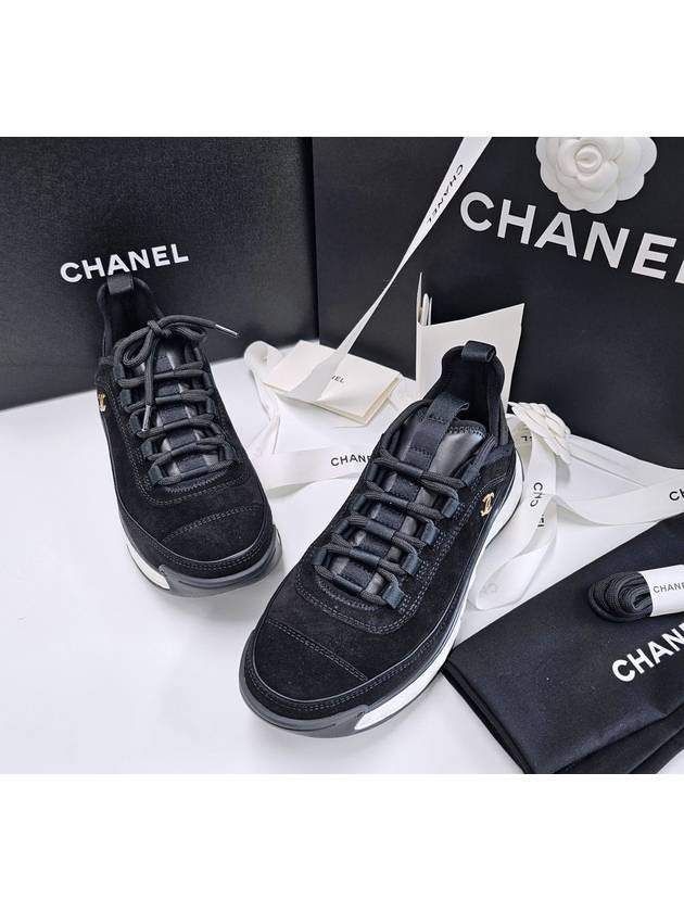 Logo Mixed Fibers Suede Low Top Sneakers Black Chanel