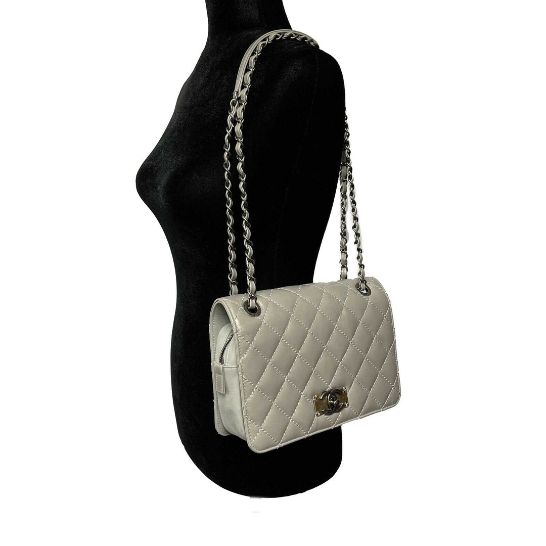 Top Quality Chanel - Glazed Calfskin Quilted Medium Day Trip New Bag - Crossbody