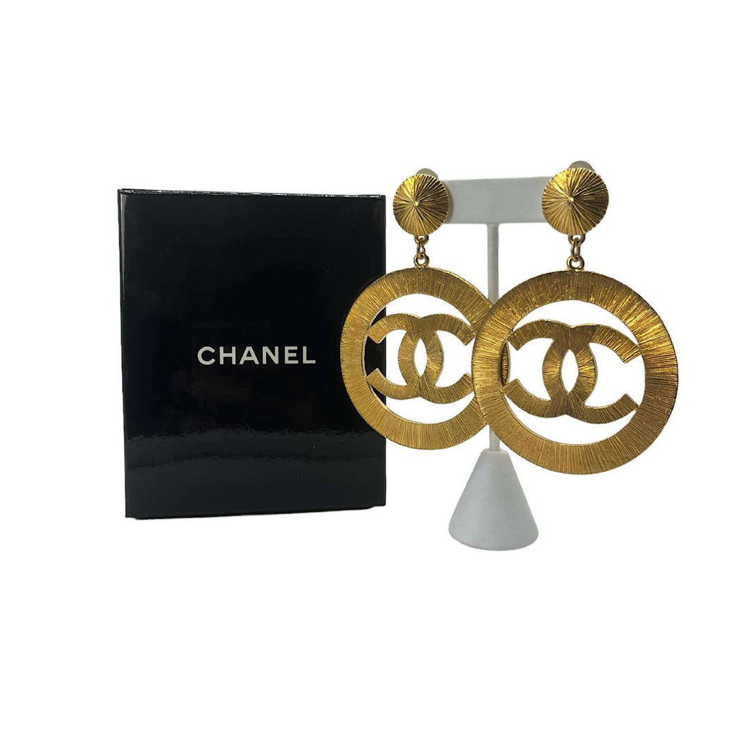 Top Quality Chanel Vintage Textured CC Drop Earrings