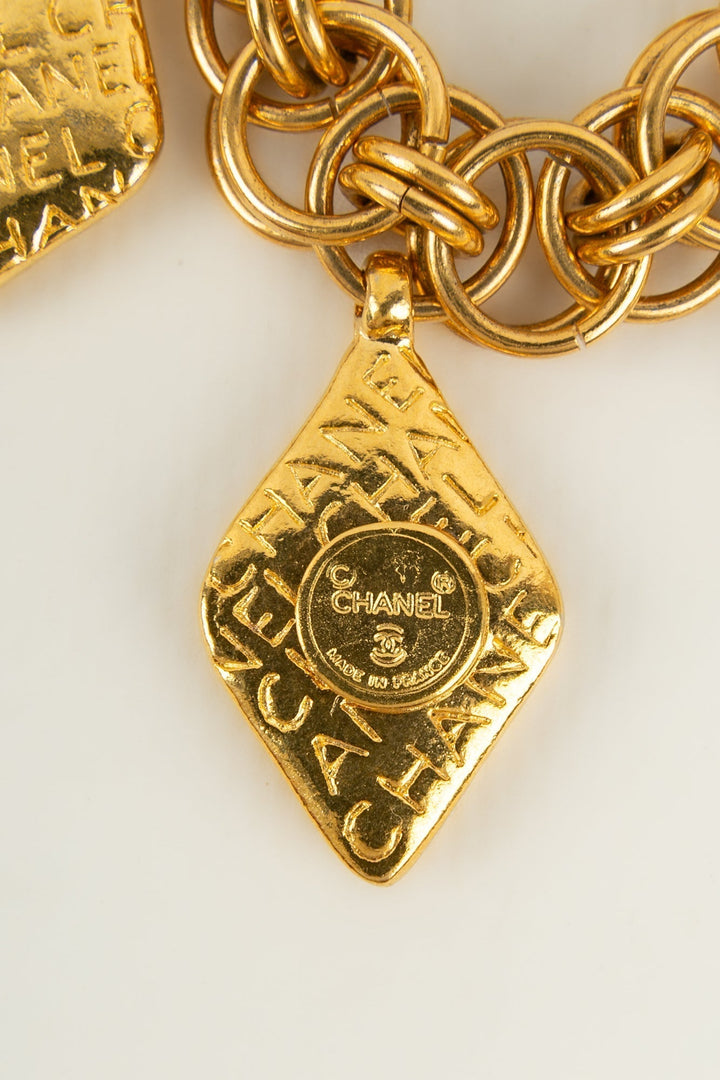 Collier dor√© Chanel