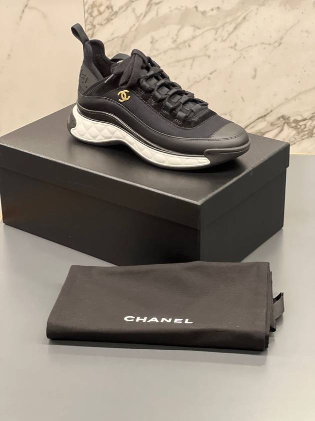 Mixed Fibers Velvet Calfskin Low Top Sneakers Black Chanel