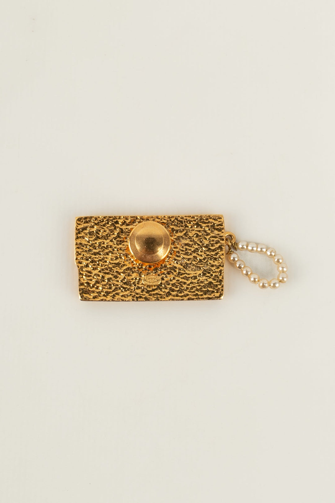 Broche / Pins "sac √† main" Top Quality Chanel 2002