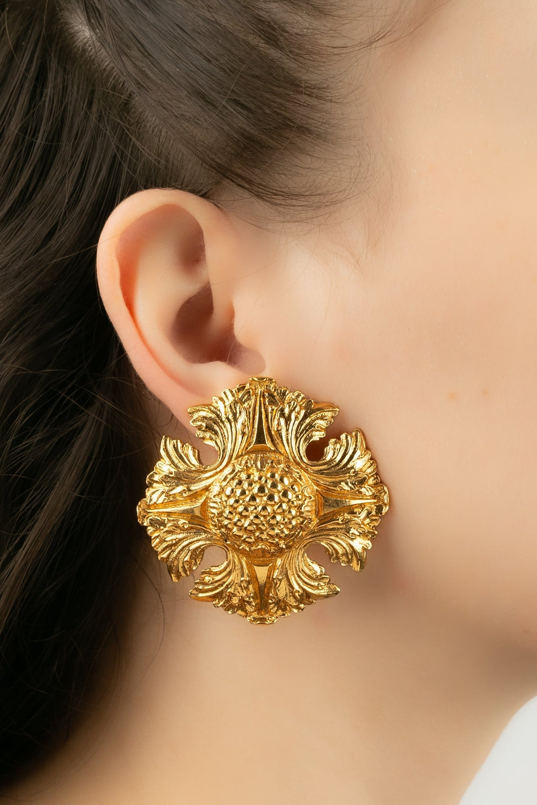 Boucles d'oreilles dor√©es Chanel
