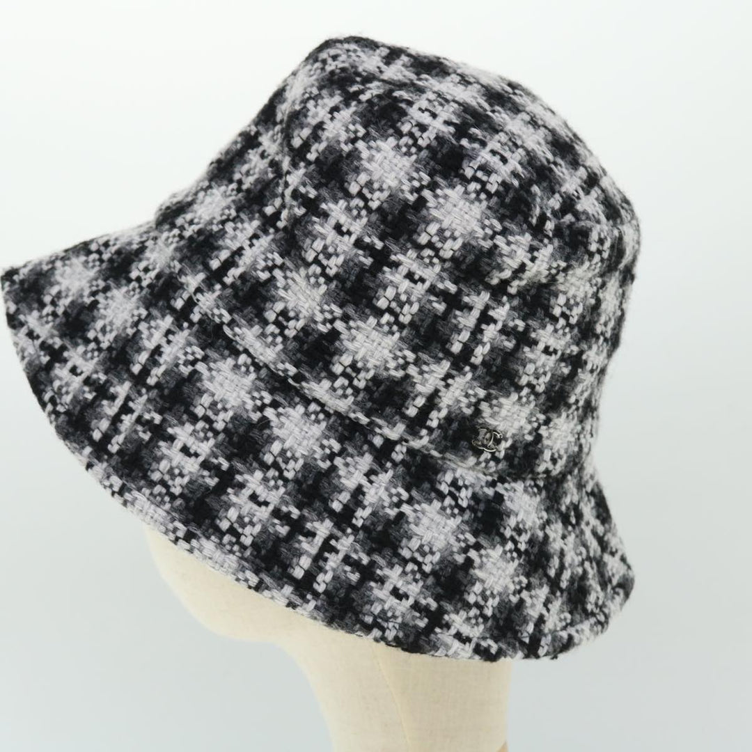 Top Quality Chanel COCO Mark Hat Wool S White Black CC Auth am4943