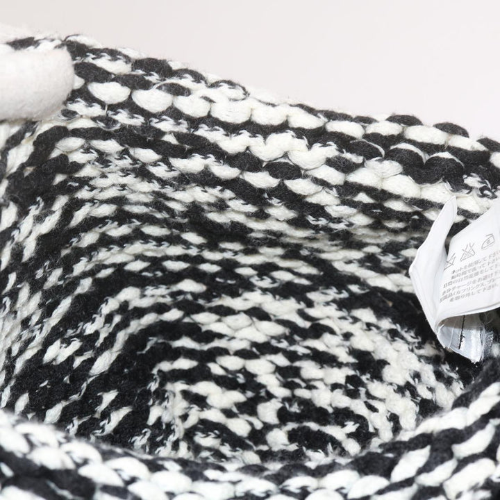 Top Quality Chanel COCO Mark Knitted Fabrics Hat Wool Black White CC Auth am5382