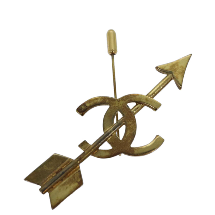 Chanel arrow Brooch metal Gold CC Auth am6488