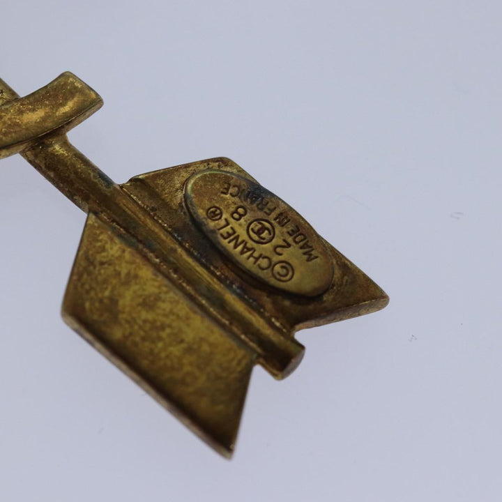 Chanel arrow Brooch metal Gold CC Auth am6488