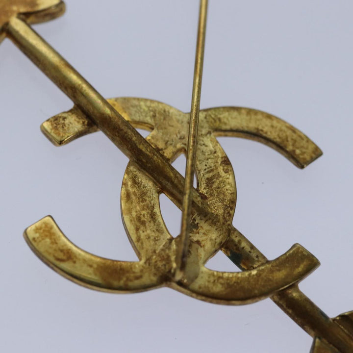 Chanel arrow Brooch metal Gold CC Auth am6488