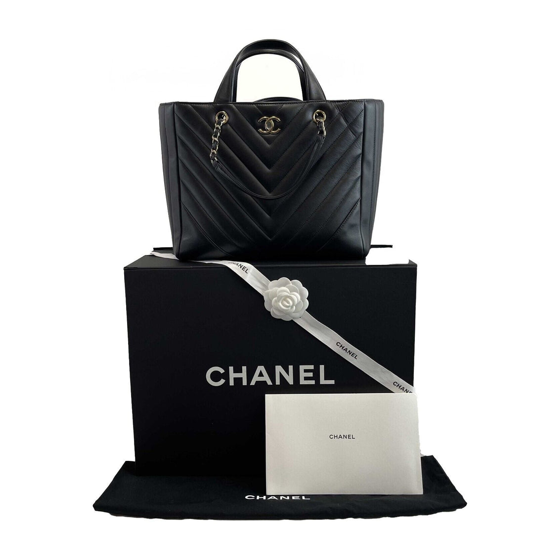 Chanel - Large Shopping Tote Black Chevron Leather CC Tote w/ Shoulder Strap