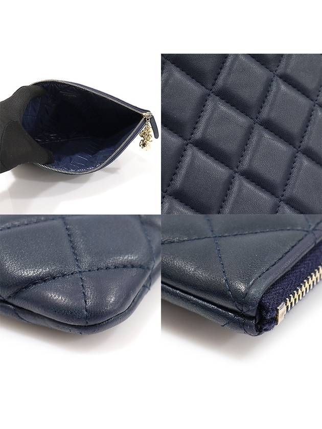 A82415 Navy Lambskin Gold Classic Charm Decoration New Medium Clutch 22nd Chanel