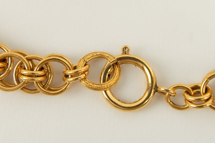 Collier dor√© Chanel