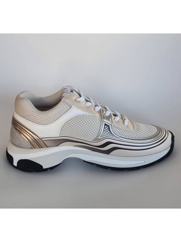 Women CC Logo Fabric Laminated Low Top Sneakers Silver Ivory Chanel