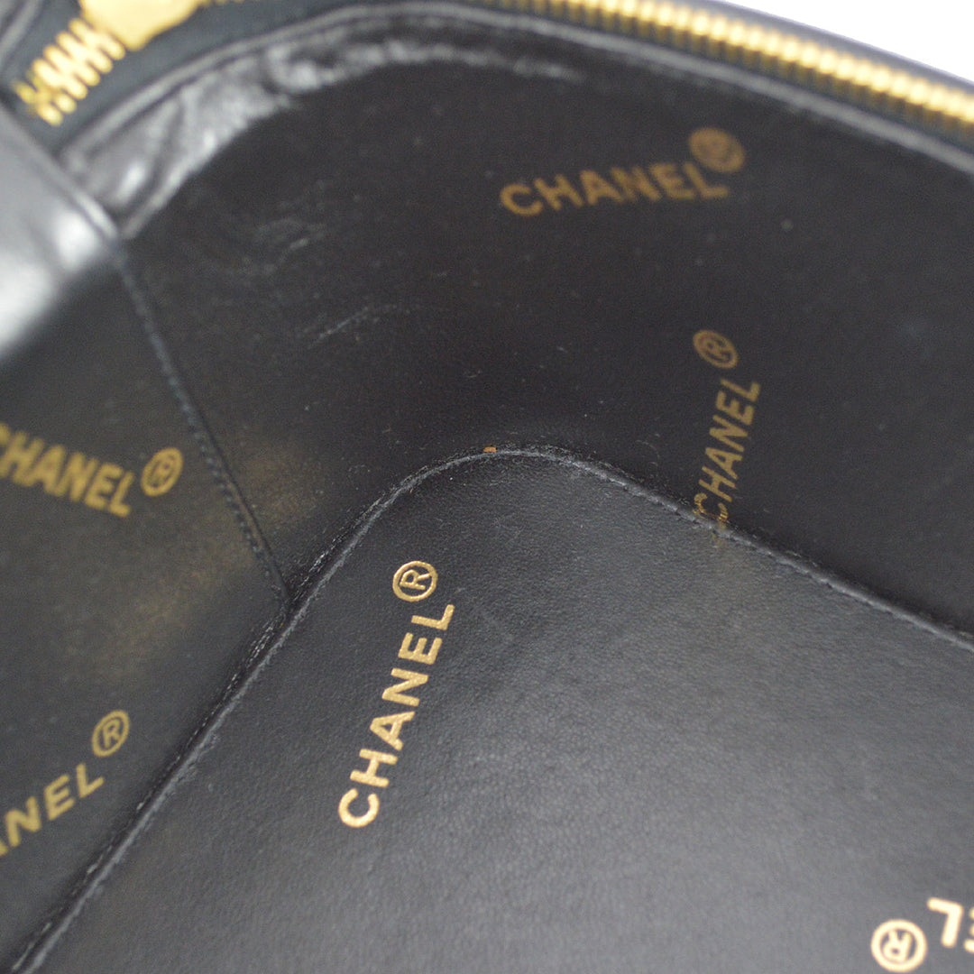 Top Quality Chanel 1994-1996 Black Patent Leather Heart Mirror Vanity Handbag