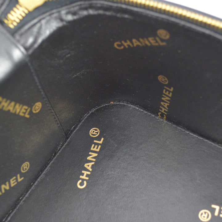 Top Quality Chanel 1994-1996 Black Patent Leather Heart Mirror Vanity Handbag