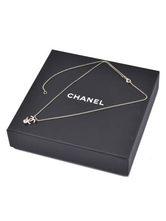 women necklace Chanel