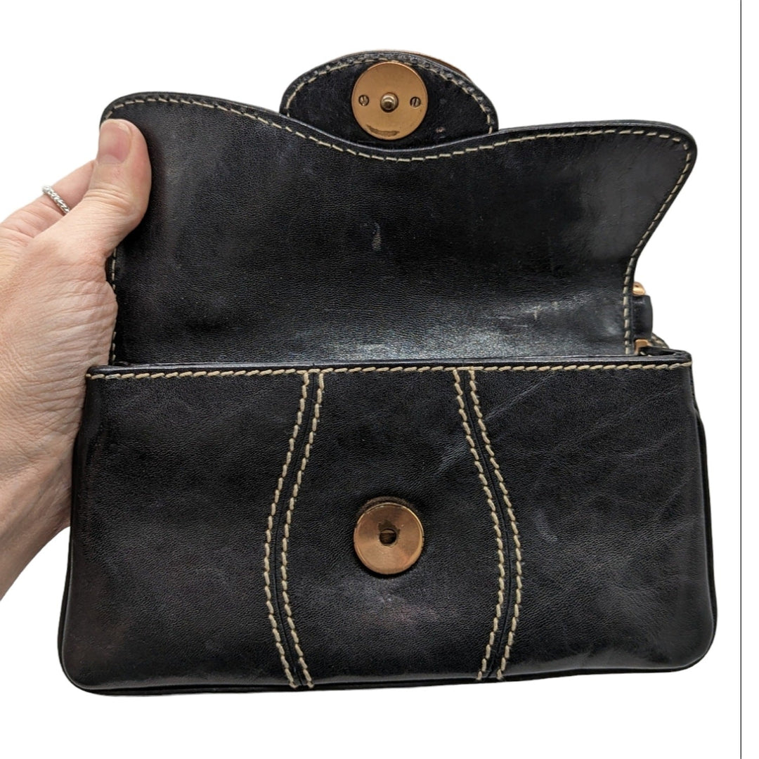 Gucci Vintage Black Leather GG Buckle Detail Shoulder Bag 124259