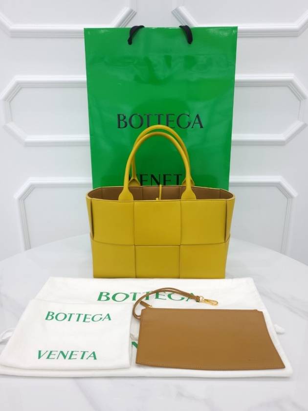 Bottega veneta Bottega veneta Intrecciato Arco Tote Bag Small 652867