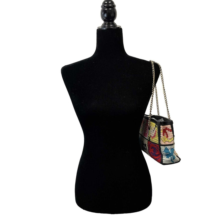Chanel - Multicolor Knit Needlepoint Patchwork CC Shoulder Bag