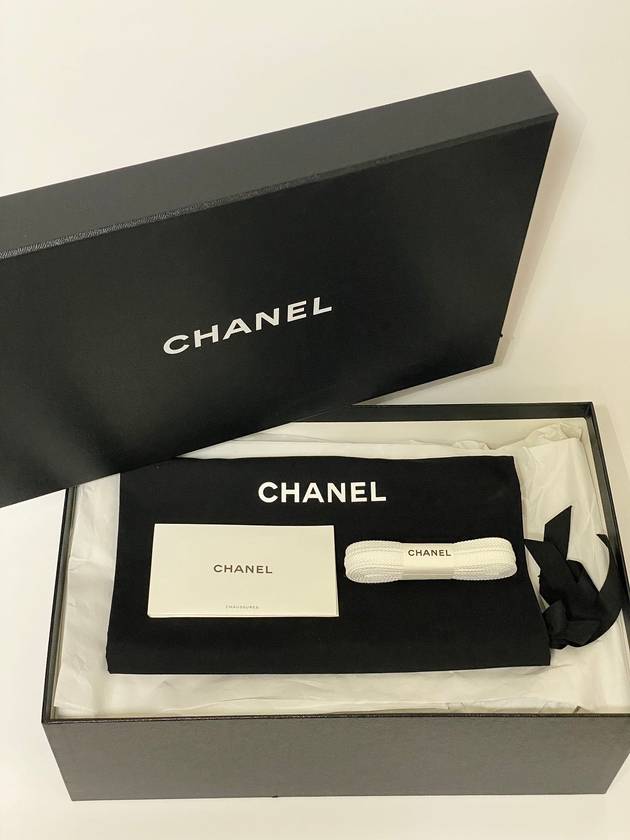 CC Logo Calfskin Low Top Sneakers White Chanel