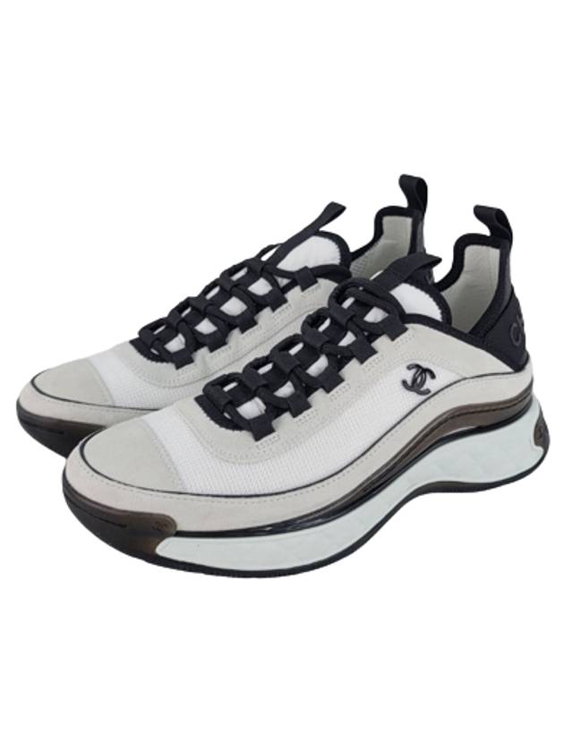 Fabric Suede Calfskin Low-Top Sneakers White Light Grey Chanel