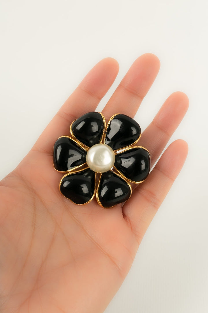Broche cam√©lia Top Quality Chanel Automne 1995
