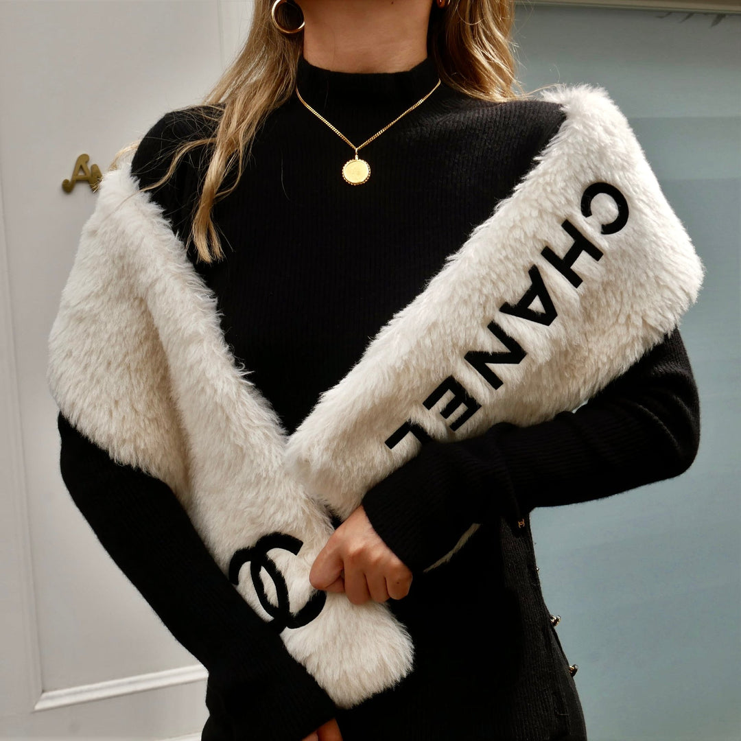 Top Quality Chanel Fur Shawl White Small New