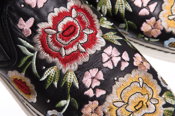 Alice + Olivia Black Embroidery Slip On Sneakers SZ 10