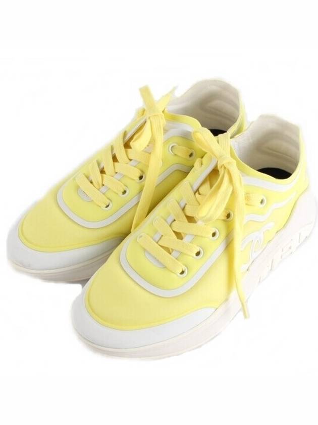 cc logo sneakers yellow 37 Chanel