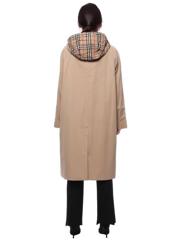 Burberry Lynstone Raincoat Beige