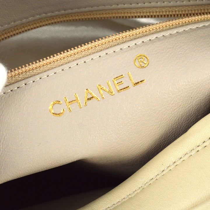 Top Quality Chanel 1989-1991 Ivory Lambskin Camera Bag Large