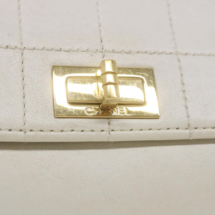 Chanel Choco Bar line Chain Shoulder Bag Leather White CC Auth bs10047