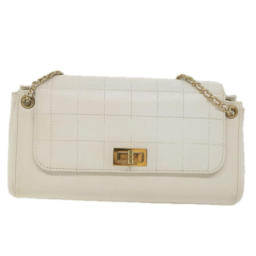 Chanel Choco Bar line Chain Shoulder Bag Leather White CC Auth bs10047