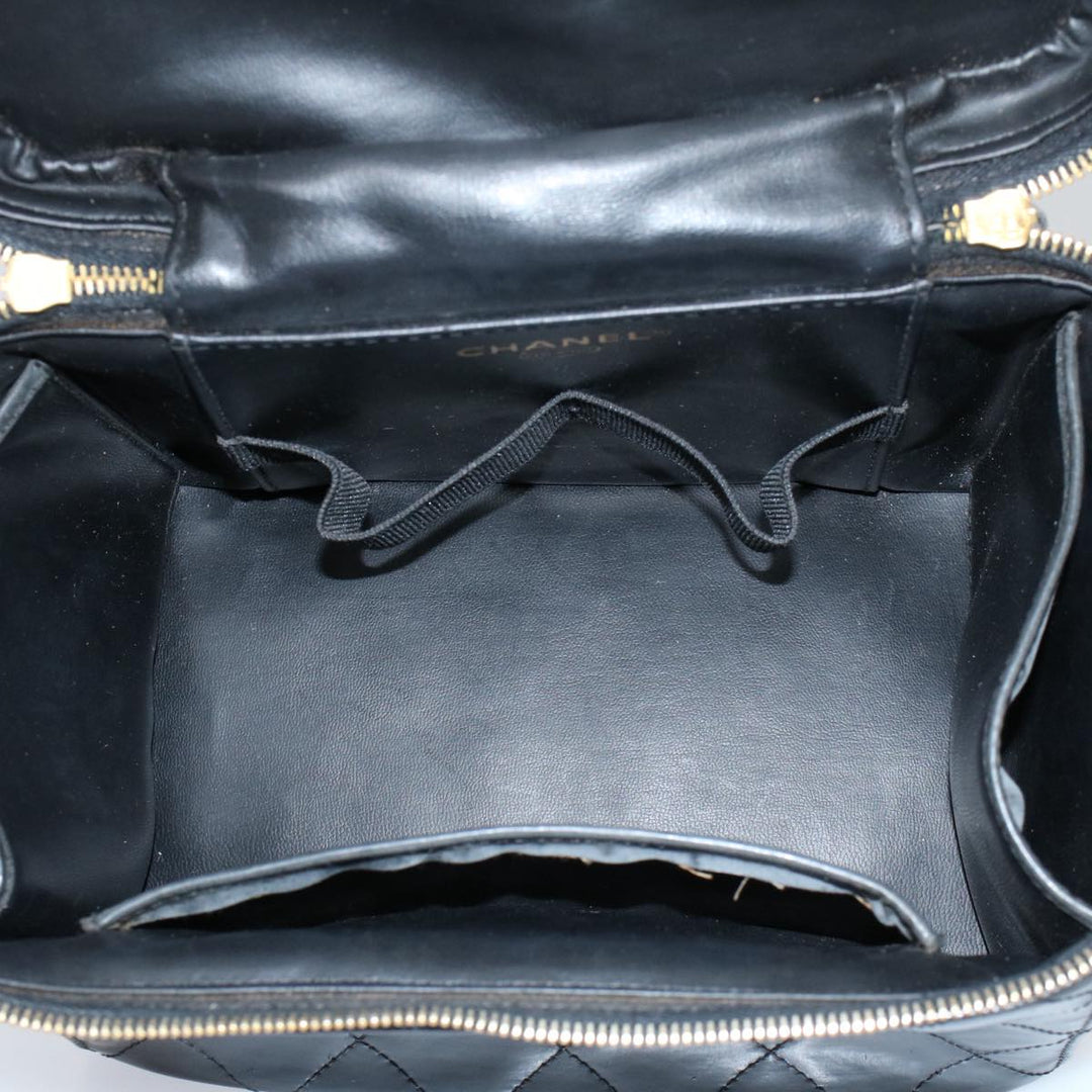 Chanel Vanity Cosmetic Pouch Patent leather Black CC Auth bs10201