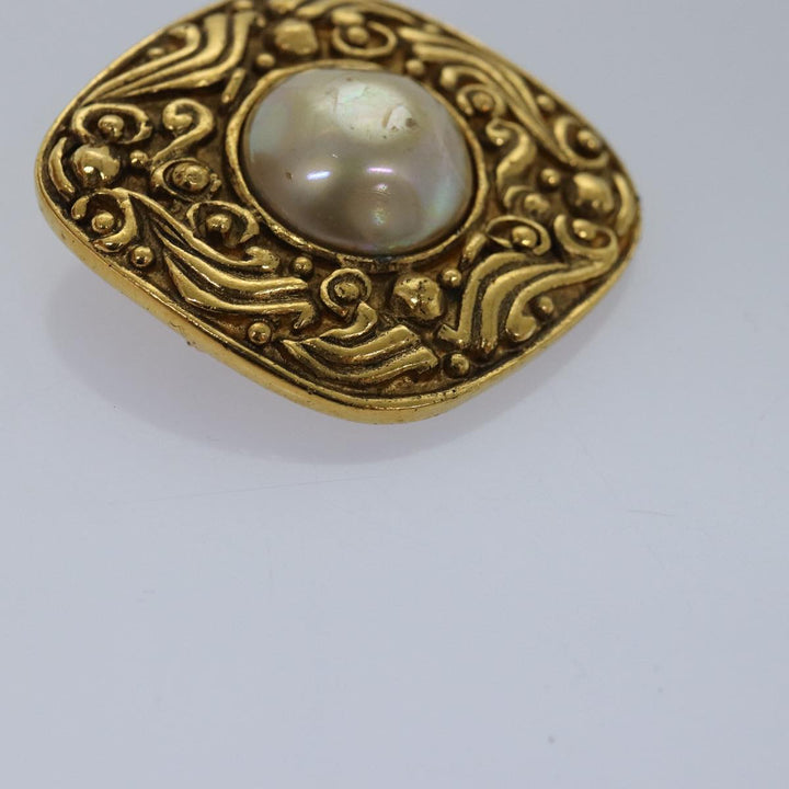 Chanel Brooch metal Gold CC Auth bs14659