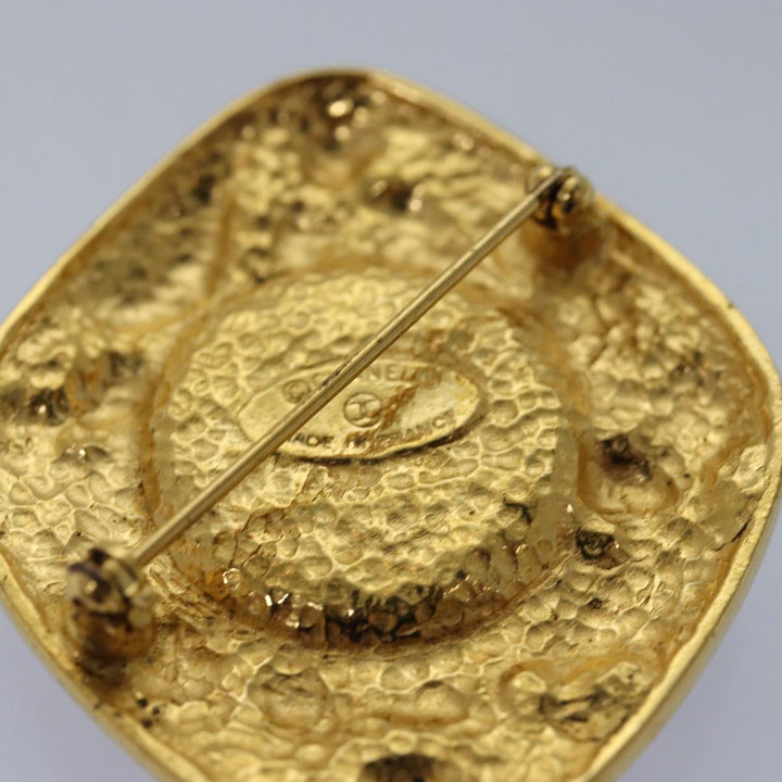Chanel Brooch metal Gold CC Auth bs14659