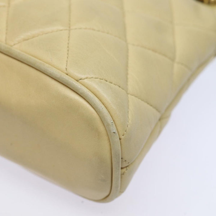 Top Quality Chanel Matelasse Chain Shoulder Bag Leather Beige CC Auth bs15440