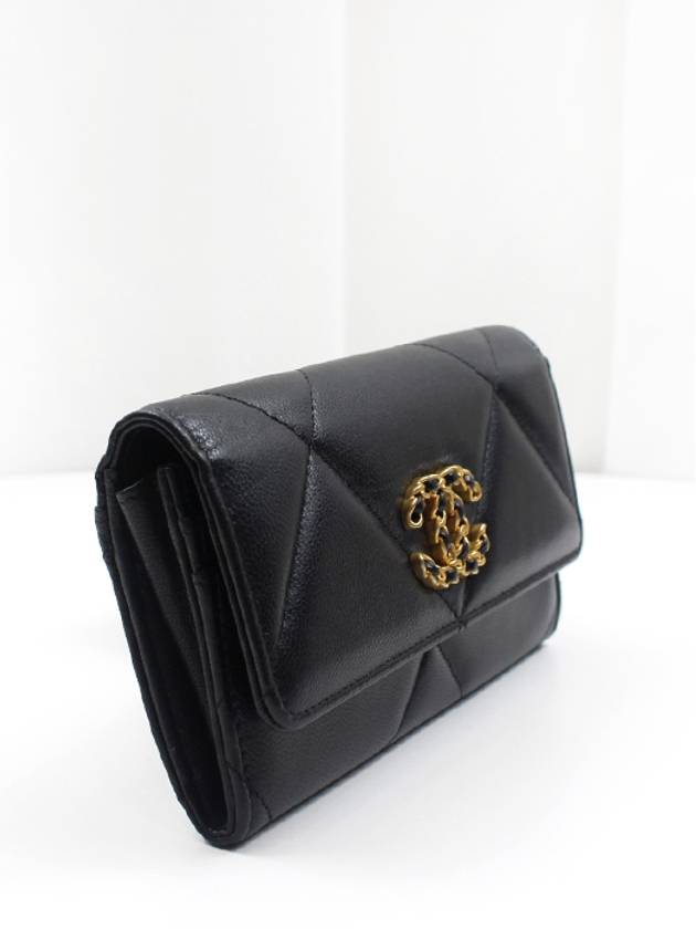 19 flap medium wallet lambskin black gold plated 30th unit AP0953 Chanel