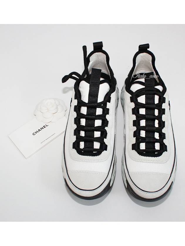 Fabric Suede Calfskin Low-Top Sneakers Dark Grey Chanel