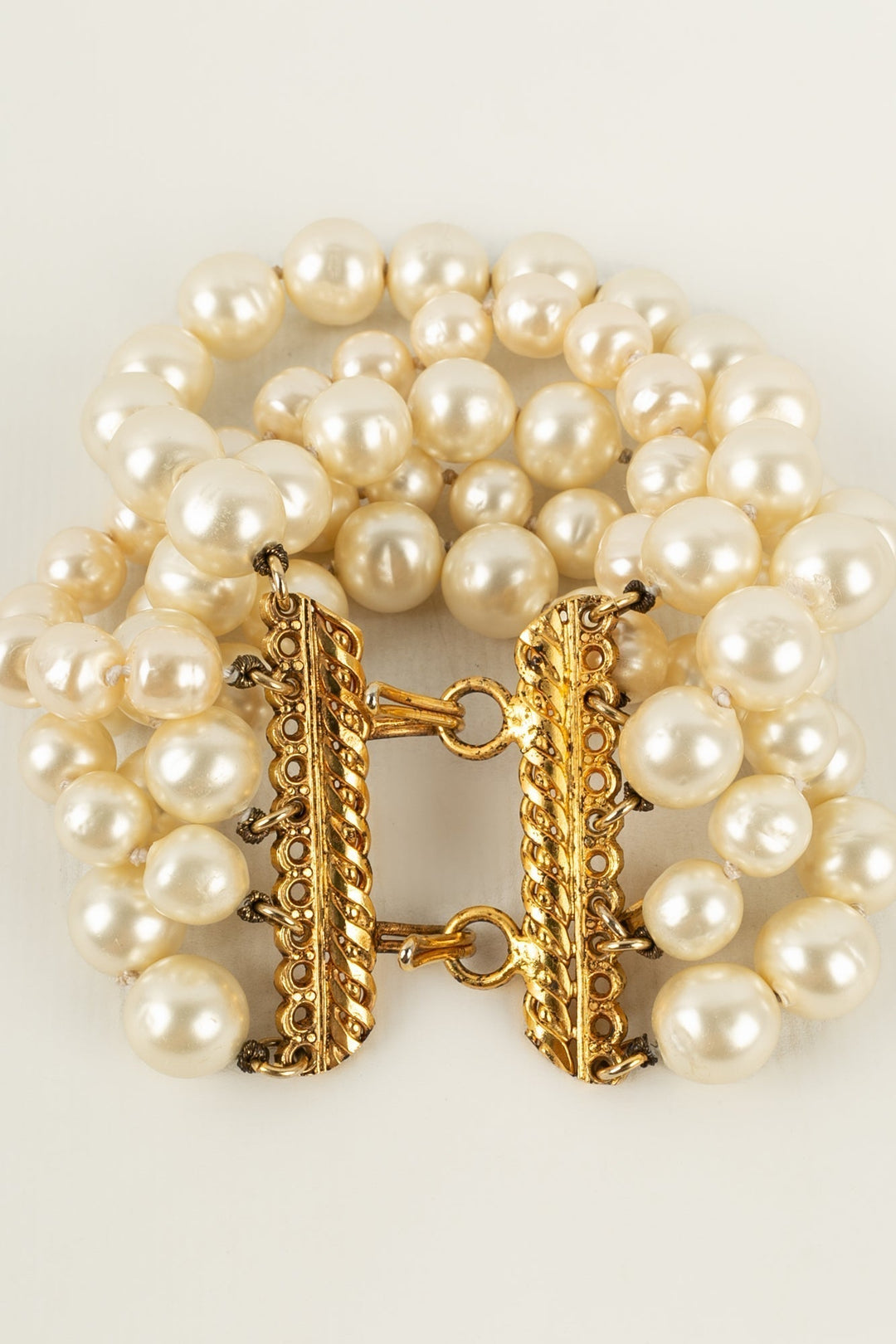 Bracelet de perles nacr√©es Chanel