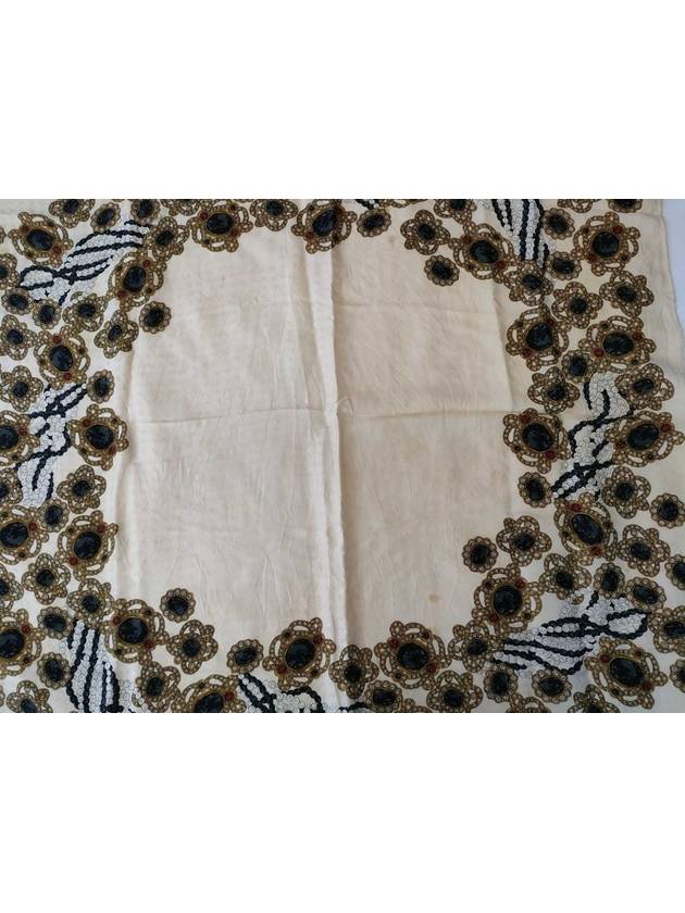 Aihori Scarf Chanel