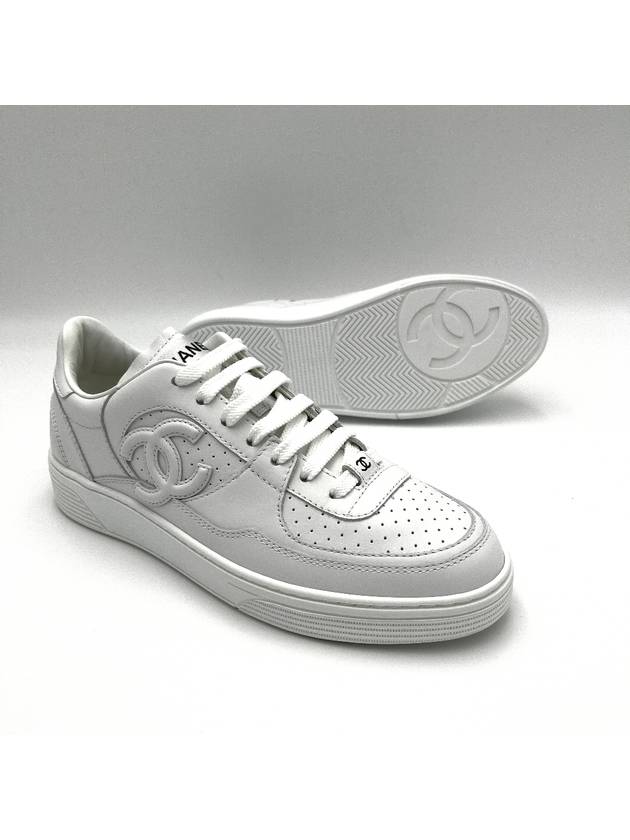 CC Logo Calfskin Low Top Sneakers White Chanel