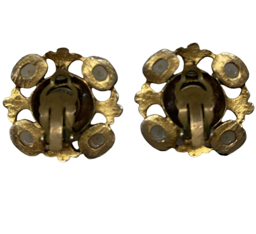 Chanel - Gripoix Red White Clip On Gold Tone Earrings 70s-80' Vintage