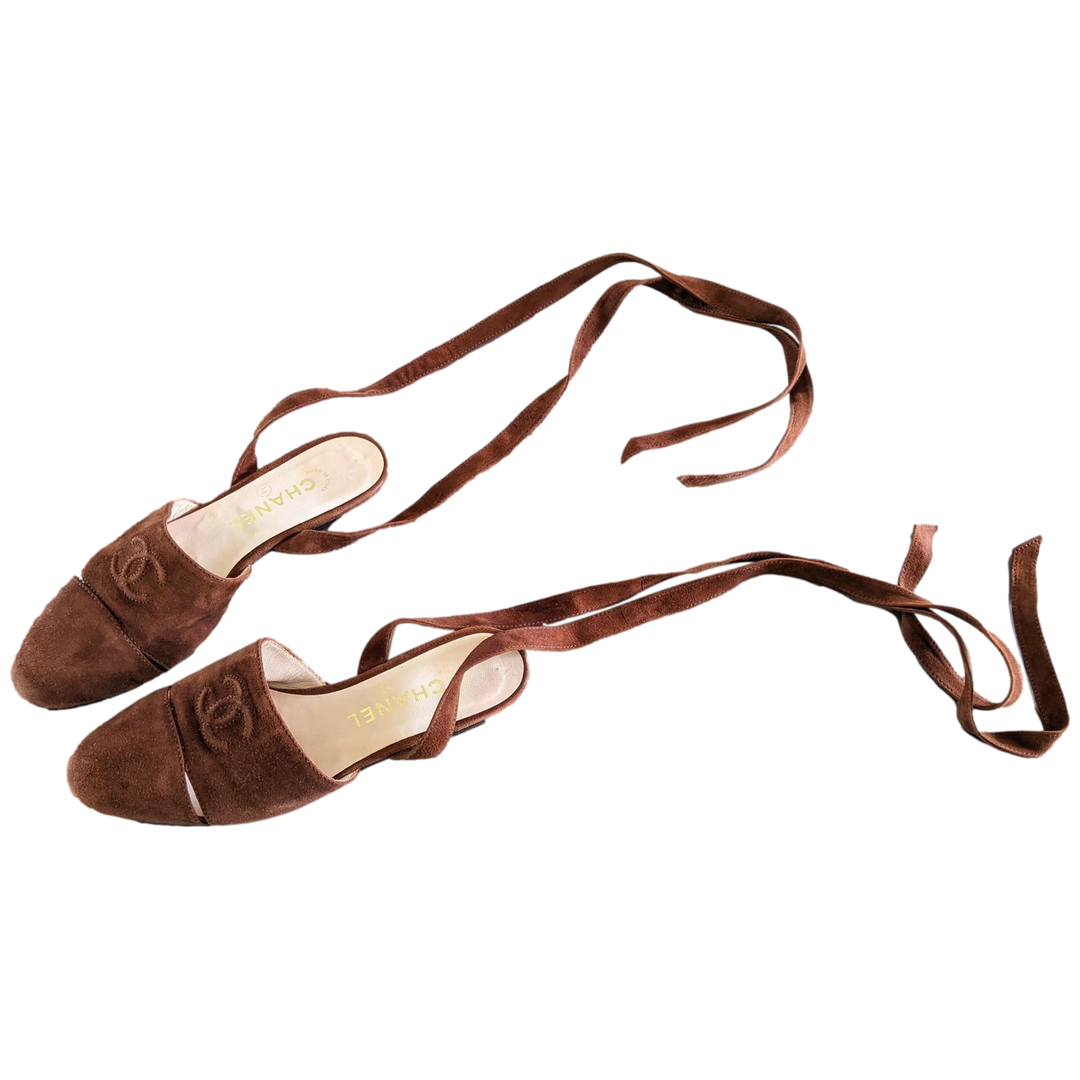 Chanel 1990s Noisette Suede Spartiates Flat Pumps en Daim Xtra Soft Sz 38