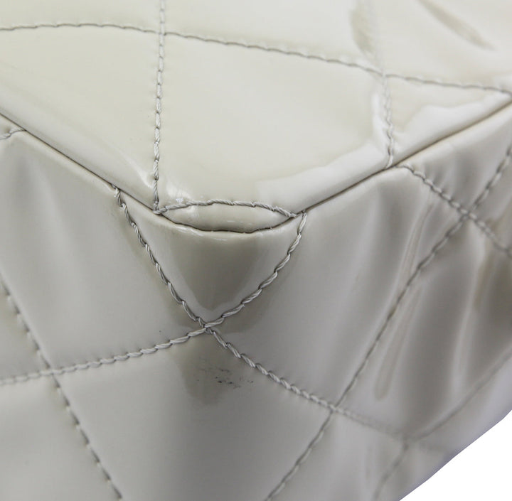 Chanel Off-White Zipped Shoulder Bag