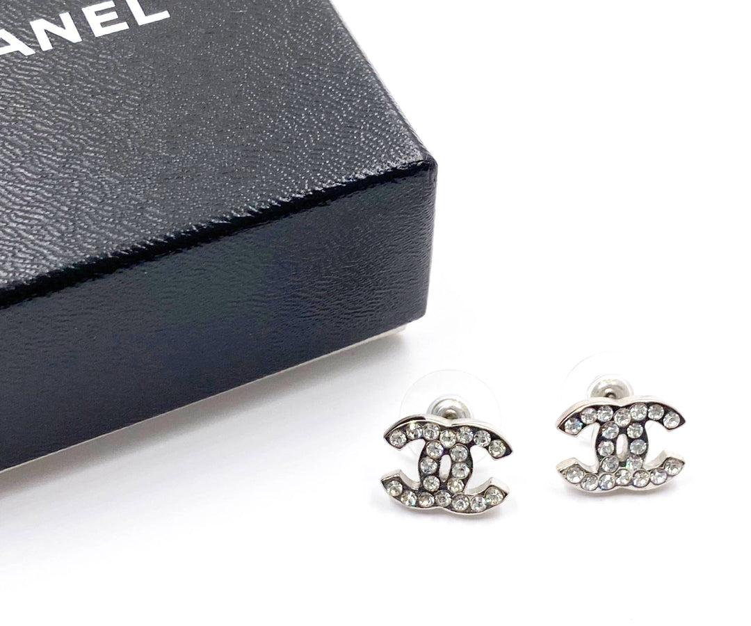 Top Quality Chanel Classic Silver CC Crystal Medium Piercing Earrings