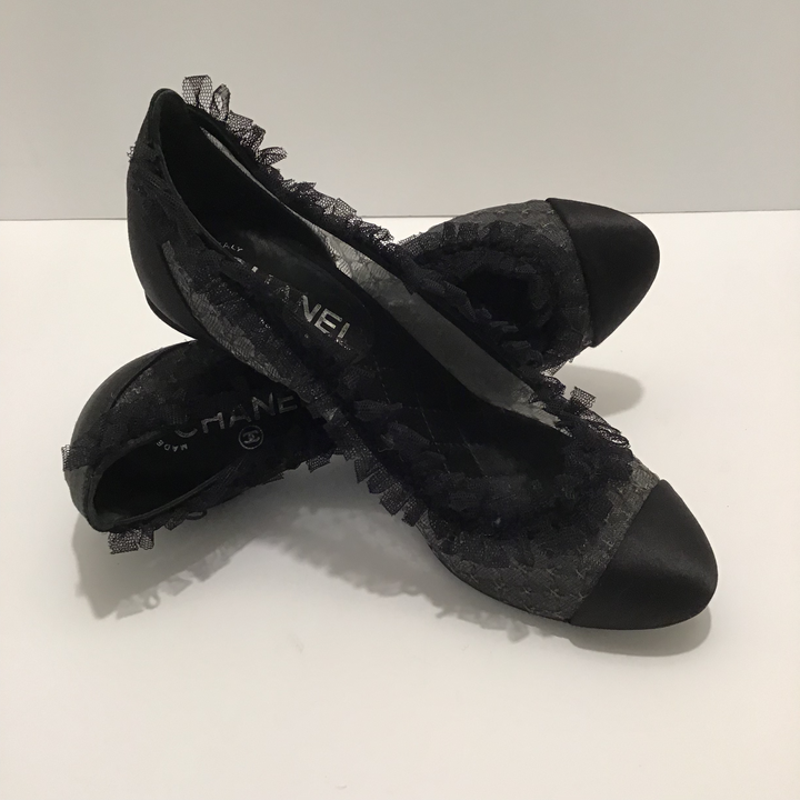 Chanel Black Lace Heels Sz 37.5 (7.5)