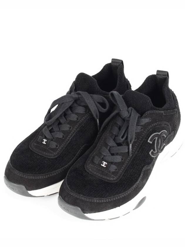 CC logo knit cruise sneakers 37 5 245 Chanel