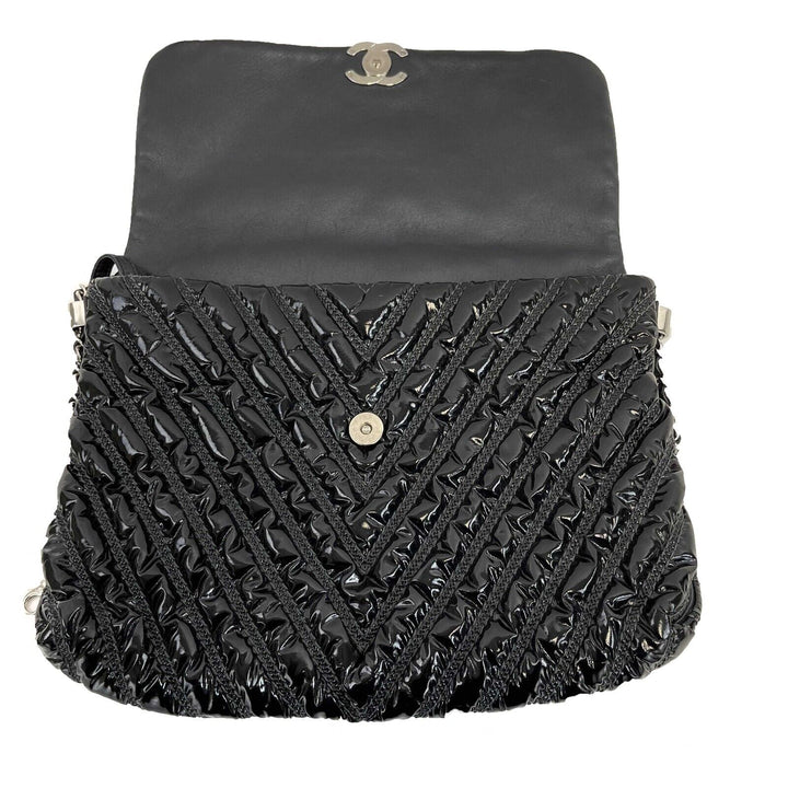 Chanel - New - Maxi Chevron Space Suit New Black Shoulder Bag