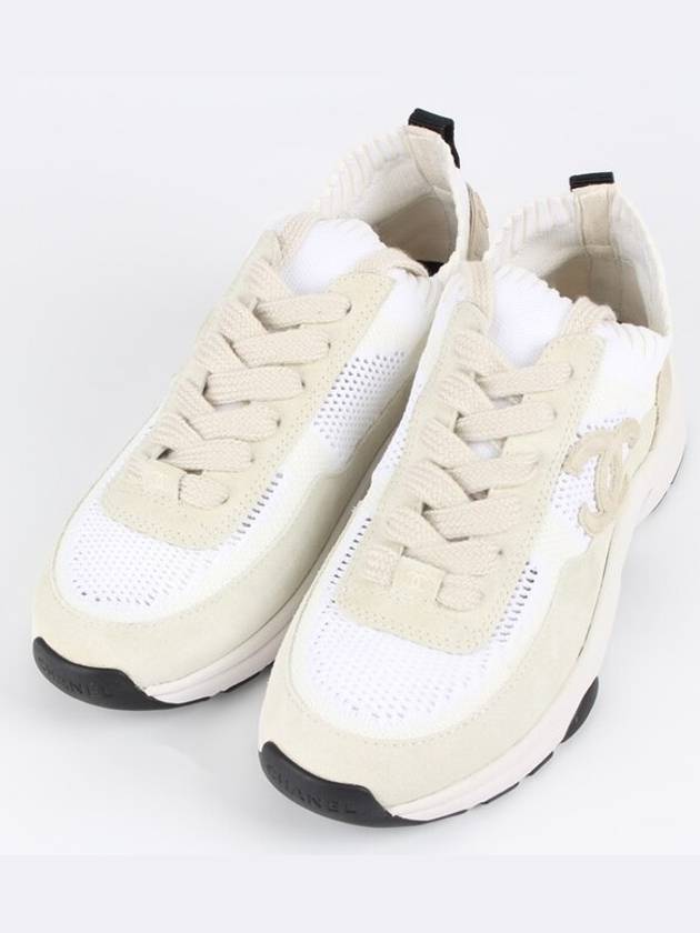 CC logo suede sneakers 38 250 Chanel